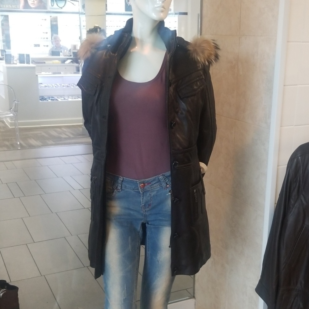 Ladies 3/4  Leather coat